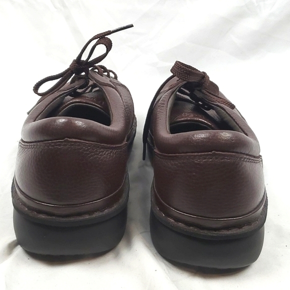 Propet Villager Oxford Walking Shoe in Brown Pebbled Leather - Picture 5 of 8